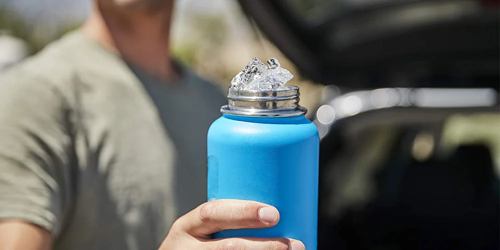 Est-il bon de boire dans une bouteille en acier inoxydable?