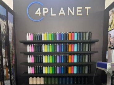 Comment Kudike a-t-il résolu les défis de personnalisation multicolore en petits lots de 4planet pour garantir sa participation réussie à l’exposition ?
