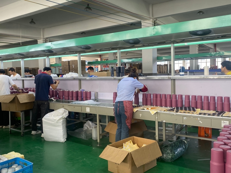 Percée de capacité : Jiangzhi finalise une commande de 26 000 tasses de crème glacée en 3 jours