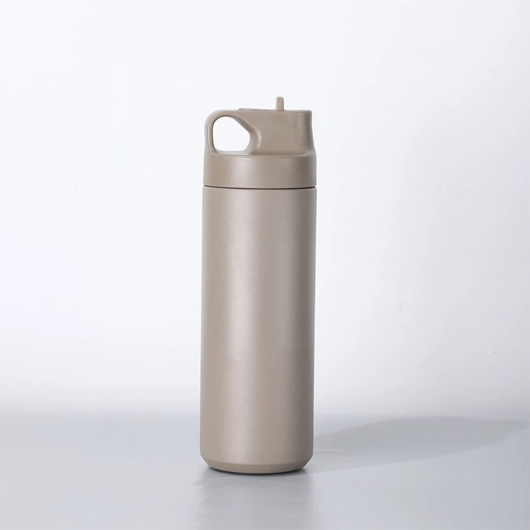 Bouteille d'eau isolée en acier inoxydable