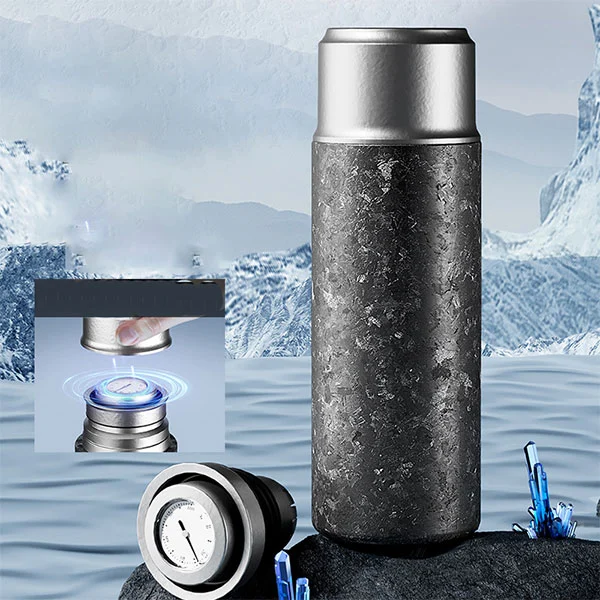 Bouteille d'eau en titane avec couvercle magnétique